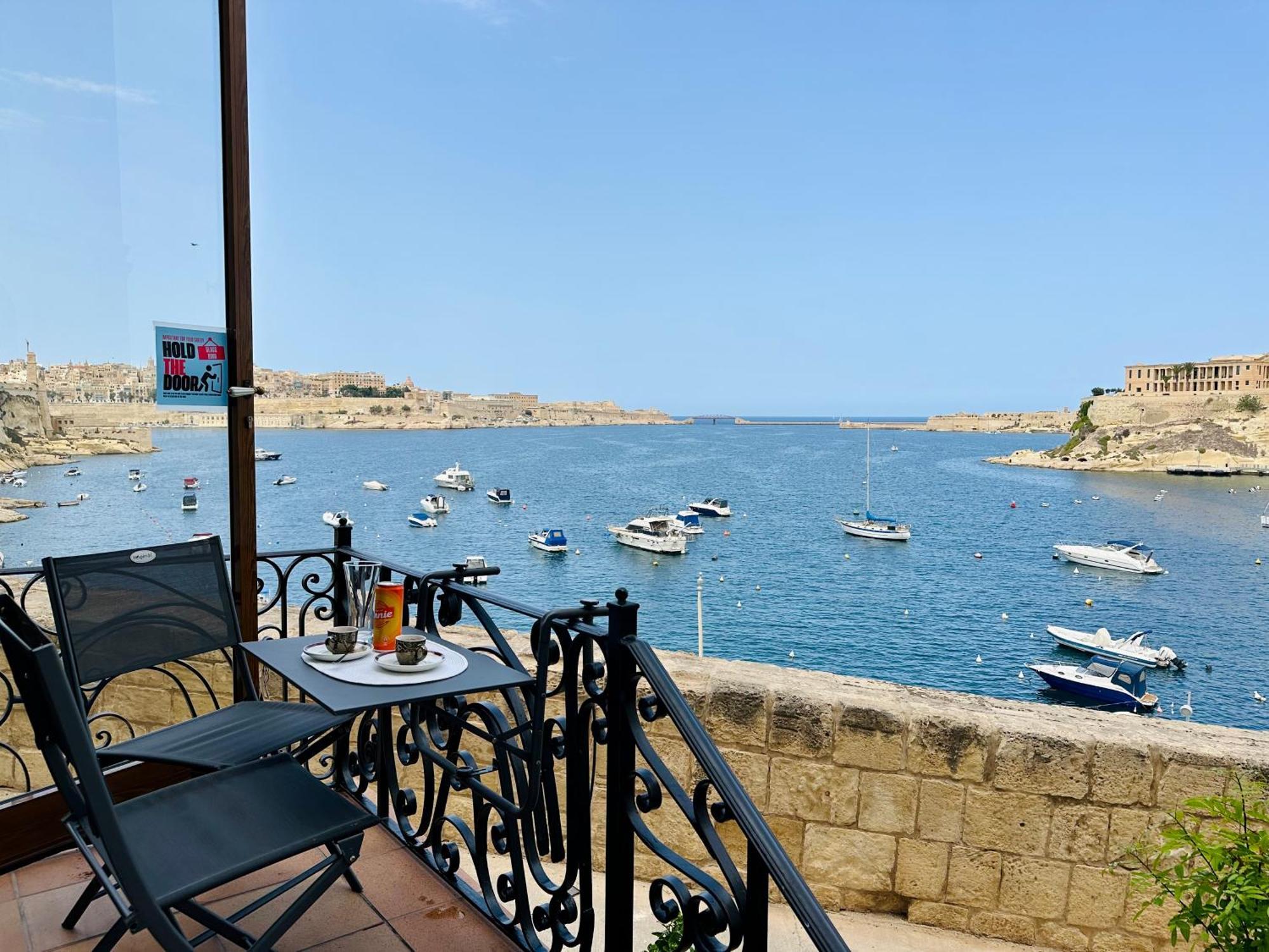 Seagull Birgu - Waterfront Home Extérieur photo