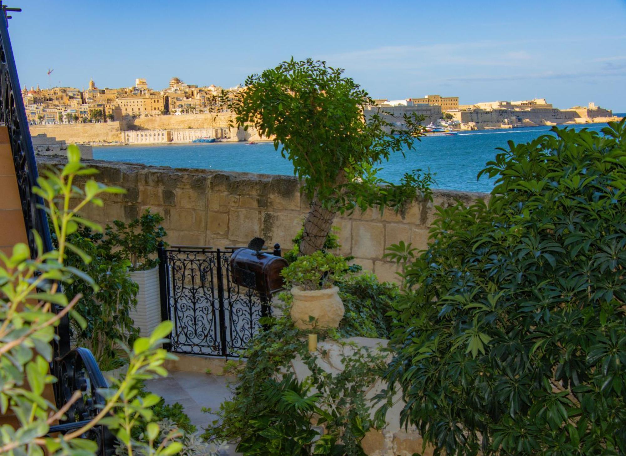 Seagull Birgu - Waterfront Home Extérieur photo